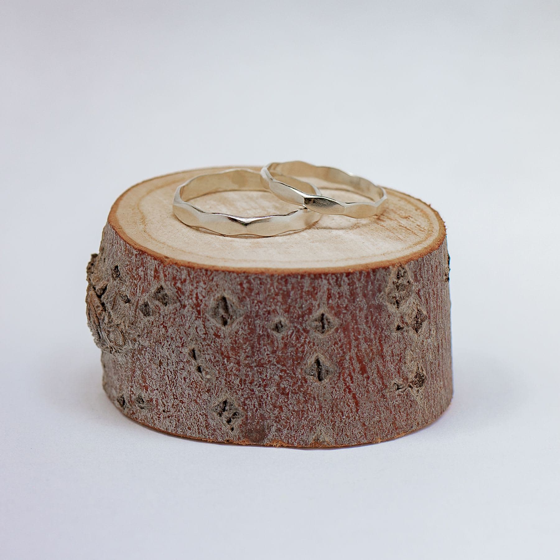 Ring met vlakjes